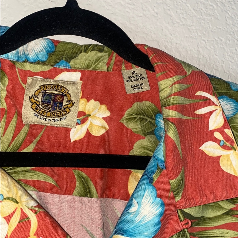 🎱Vintage West Indies men's short sleeve Hawaiian shirt in a silk blend fabric! - Picture 7 of 9